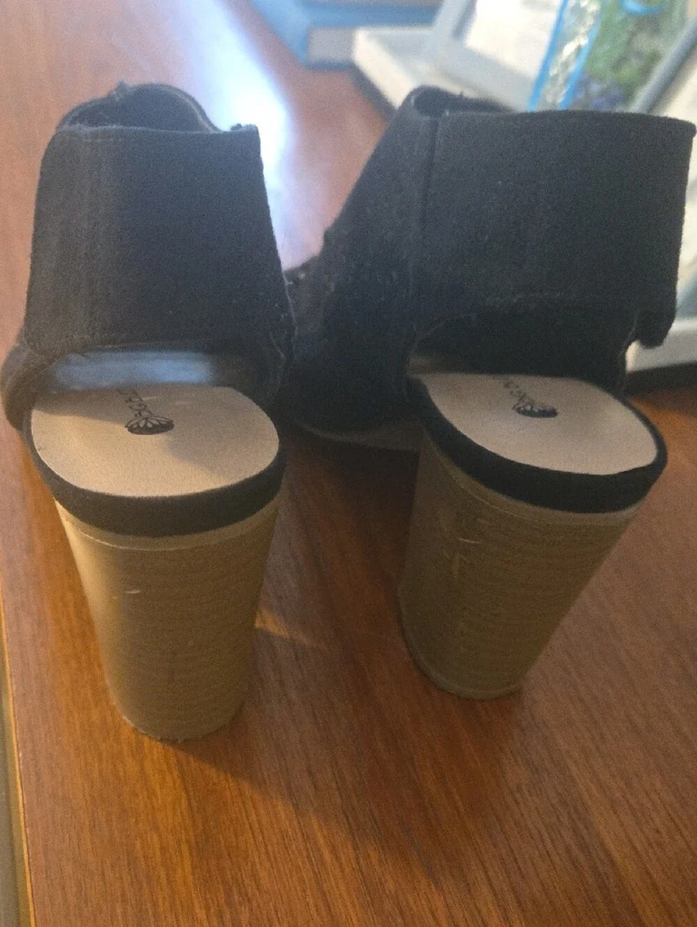 Black Laser-Cut Open-Toe Block Heel Shes Size 7